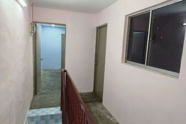 2-Storey Low Cost Terrace PKNS house @ Batu 13 1/2 Puchong for Sale