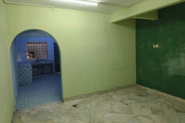 2-Storey Low Cost Terrace PKNS house @ Batu 13 1/2 Puchong for Sale