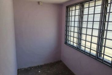 2-Storey Low Cost Terrace PKNS house @ Batu 13 1/2 Puchong for Sale