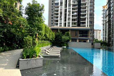 Henna Residence @ The Quartz