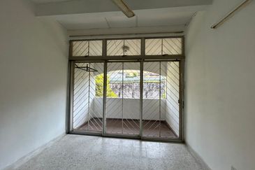 Putri Apartment