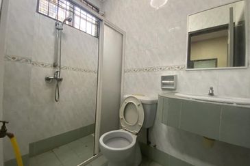 Tun Hussein Onn, Cheras