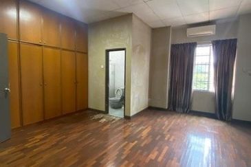 Tun Hussein Onn, Cheras