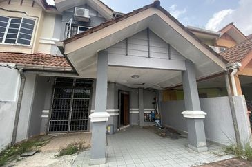 Tun Hussein Onn, Cheras