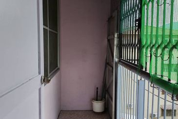 Seksyen 4 Wangsa Maju Flat Block B