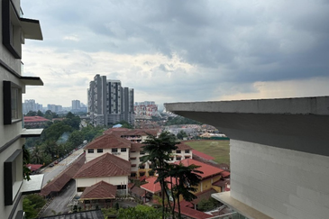 Platinum Hill Condo Pv8