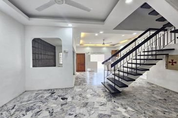 Jalan Mutiara Barat 5