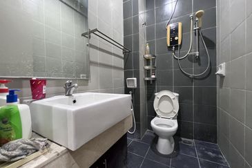 Avenue 6, Bandar Tun Hussein Onn