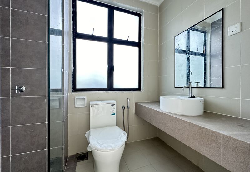 Avenue 2, Lake Valley