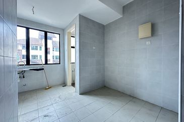 Avenue 2, Lake Valley