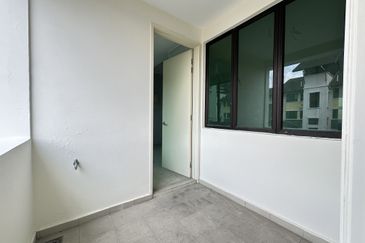 Avenue 2, Lake Valley