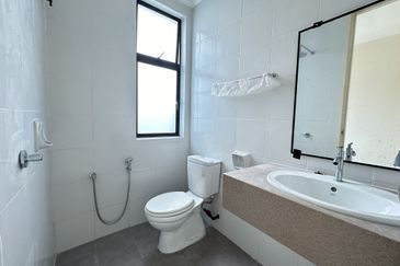 Avenue 2, Lake Valley