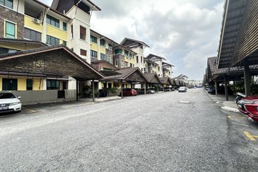 Avenue 2, Lake Valley