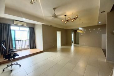 Villa Park Condominium