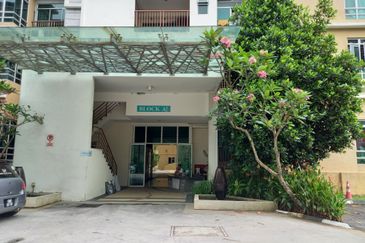 Villa Park Condominium