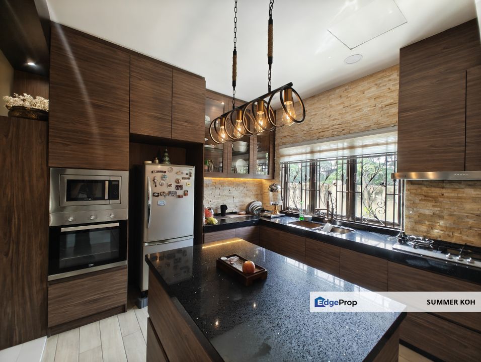 Venture Heights Balakong, 2.5 Storey Terrace House For Sale, Freehold, limited unit, Renovated, Well maintained, Selangor, Cheras South