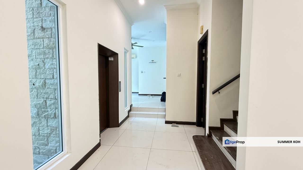 Beverly Heights Ampang 3 Storey Semi-D FOR RENT, With Lift, With Fish Pool, Well maintained, Selangor, Ampang