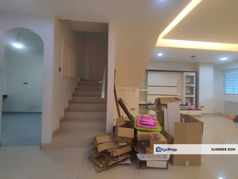 Taman Sungai Besi Indah, Seri Kembangan, 2 Storey Terrace For Sale, price dropped, fully extended, huge balcony, Selangor, Seri Kembangan