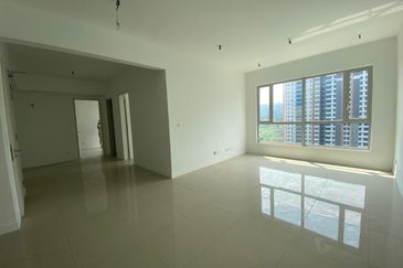 Lakefront Condominium | Emerald Hills @ Alam Damai