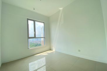 Lakefront Condominium | Emerald Hills @ Alam Damai