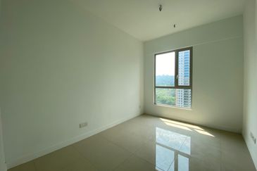 Lakefront Condominium | Emerald Hills @ Alam Damai