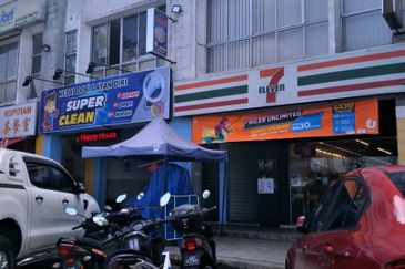 D Alpinia Business Park