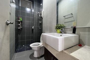 Avenue 6, Bandar Tun Hussein Onn