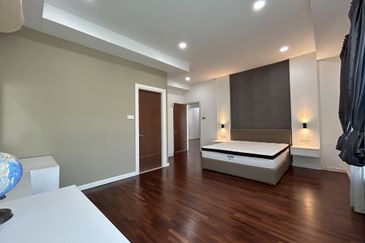 3sty bungalow @ Taming Mutiara 2,Bandar Sungai Long 