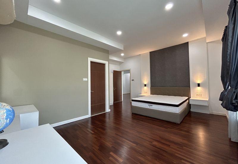 3sty bungalow @ Taming Mutiara 2,Bandar Sungai Long 