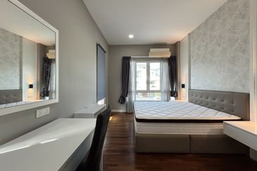 3sty bungalow @ Taming Mutiara 2,Bandar Sungai Long 