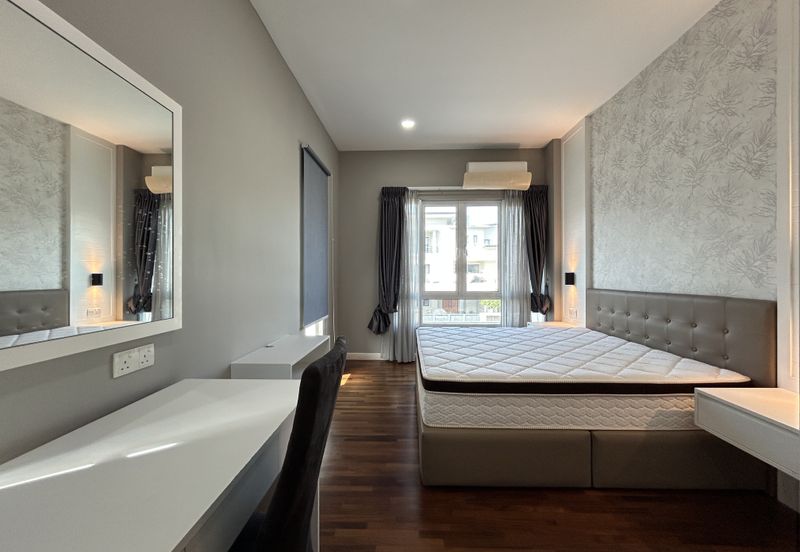 3sty bungalow @ Taming Mutiara 2,Bandar Sungai Long 