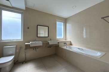 3sty bungalow @ Taming Mutiara 2,Bandar Sungai Long 