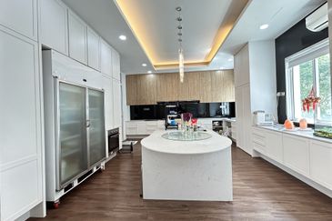 3sty bungalow @ Taming Mutiara 2,Bandar Sungai Long 