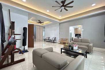 3sty bungalow @ Taming Mutiara 2,Bandar Sungai Long 