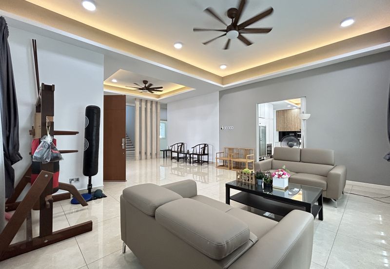 3sty bungalow @ Taming Mutiara 2,Bandar Sungai Long 