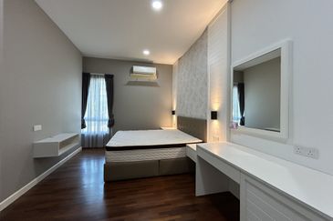 3sty bungalow @ Taming Mutiara 2,Bandar Sungai Long 