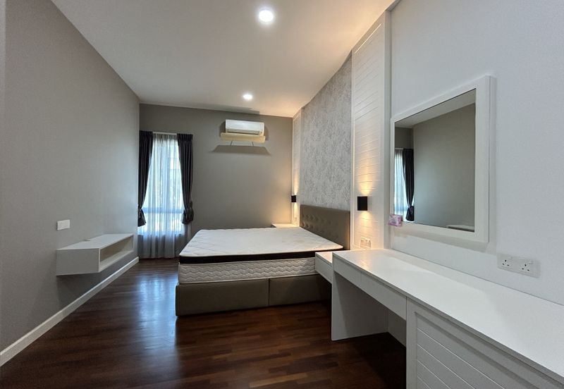 3sty bungalow @ Taming Mutiara 2,Bandar Sungai Long 