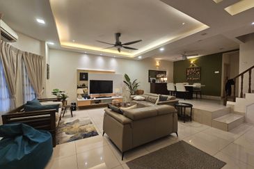 SL 4, Bandar Sungai Long