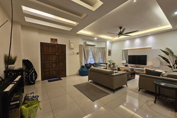 SL 4, Bandar Sungai Long