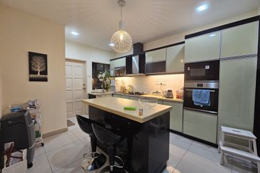 SL 4, Bandar Sungai Long