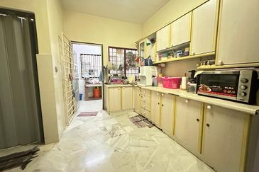 SL7, Bandar Sungai Long