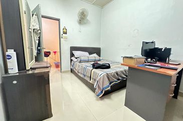 SL7, Bandar Sungai Long