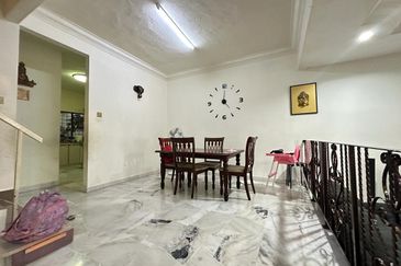 SL7, Bandar Sungai Long