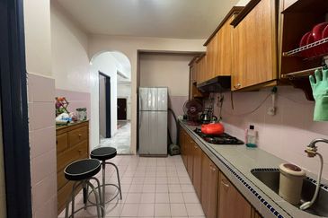 SL 11, Bandar Sungai Long