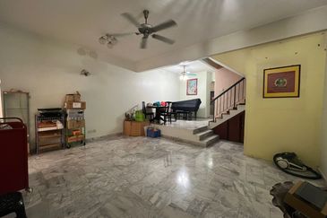 SL 11, Bandar Sungai Long