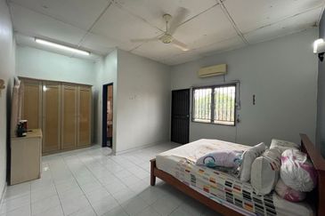 SL 11, Bandar Sungai Long