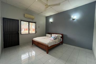 SL 11, Bandar Sungai Long