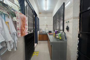 SL 11, Bandar Sungai Long