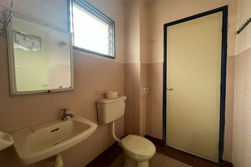 SL 11, Bandar Sungai Long