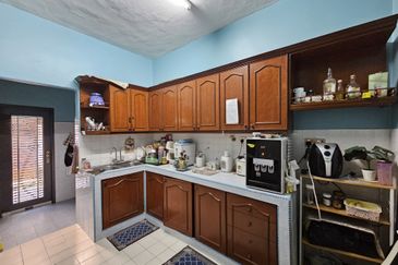 SL7, Bandar Sungai Long